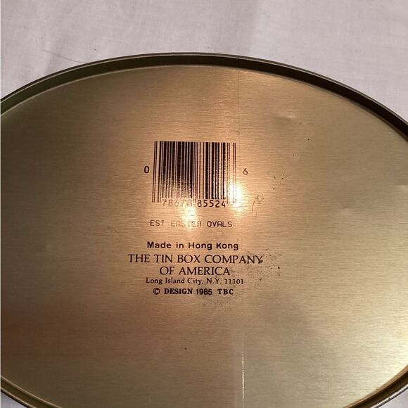 Easter Bunny & Chicks The Tin Box Company of America 1985 Metal Easter Decor - Picture 7 of 13